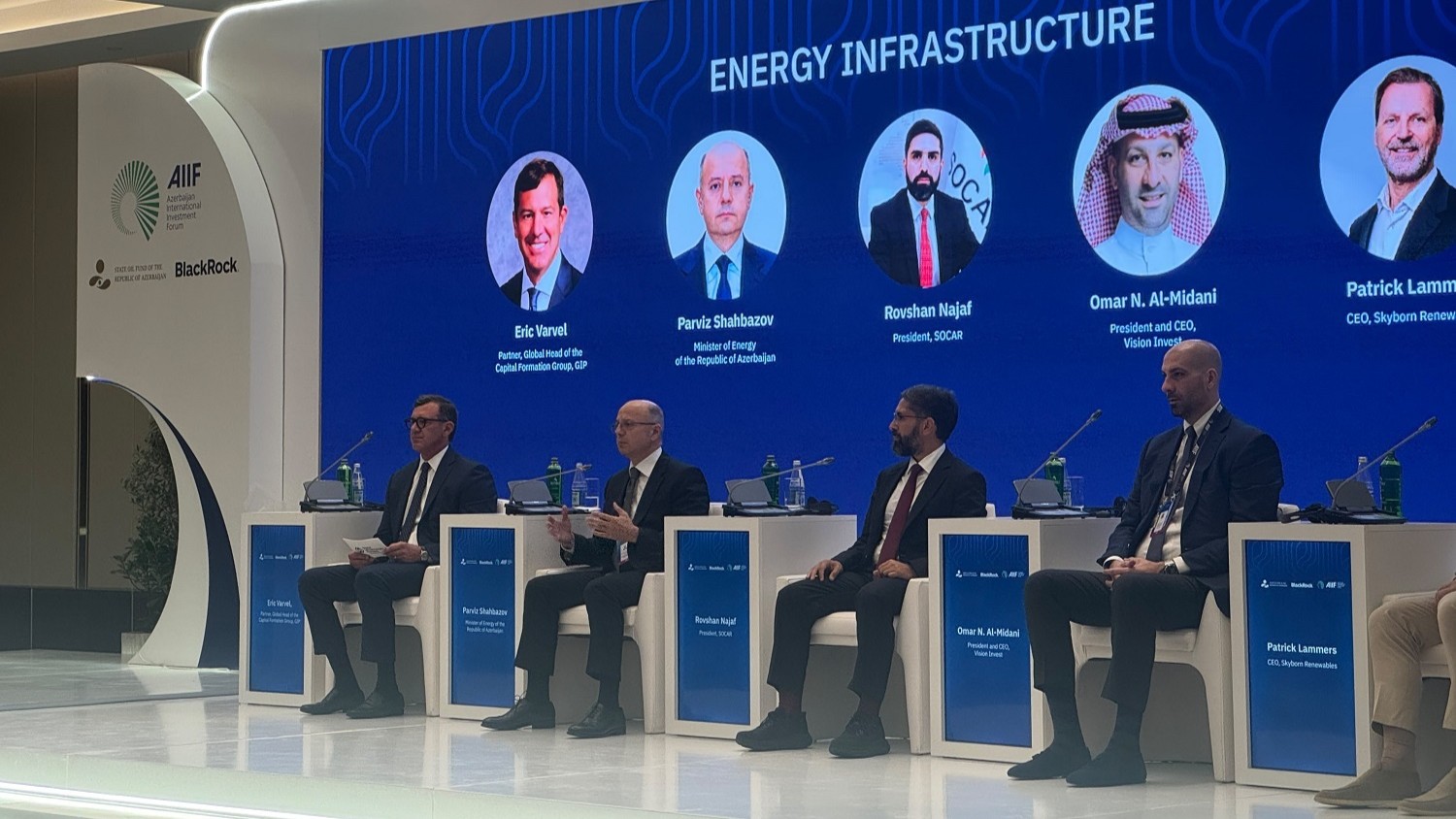 Pərviz Şahbazov AIIF 2026-da Azərbaycanın enerji infrastrukturu üzrə prioritetlərindən danışıb