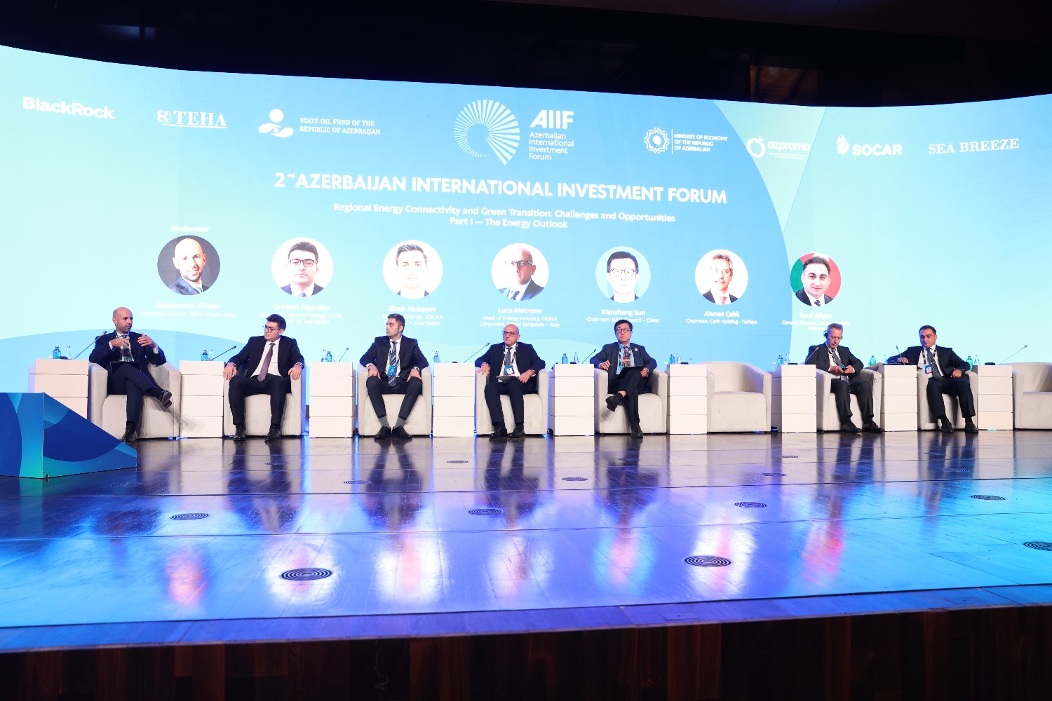 2-ci Azərbaycan Beynəlxalq İnvestisiya Forumu çərçivəsində "Regional enerji bağlantıları və yaşıl keçid: çağırışlar və imkanlar" mövzusunda panel sessiya keçirilib